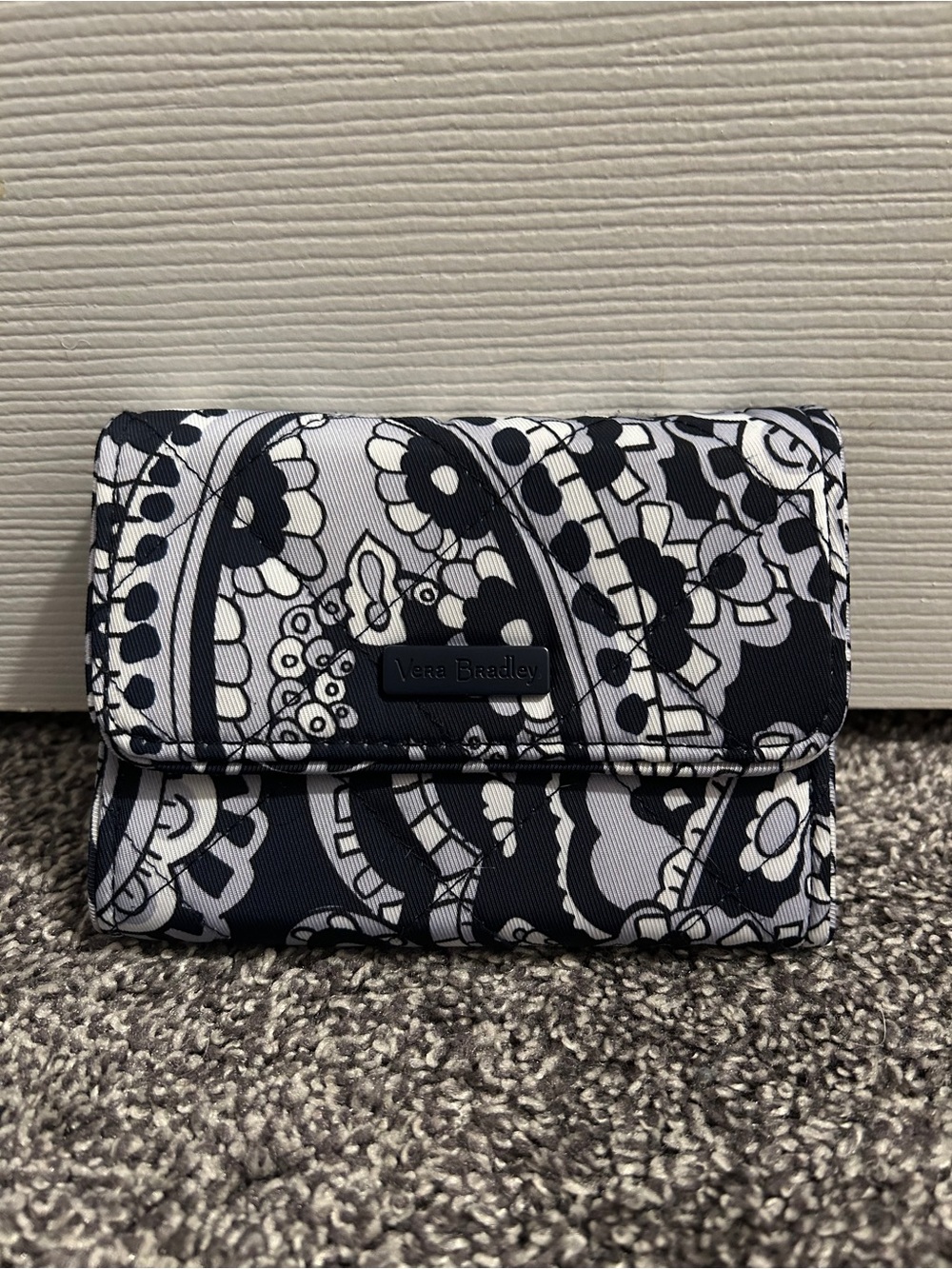 Vera Bradley Deep Night Paisley Neutral Riley Compact Wallet